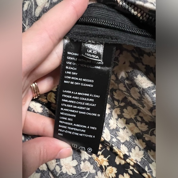 Urban Outfitters Tea Time Black and Yellow Floral Plunging Romper XS - Picture 11 of 15